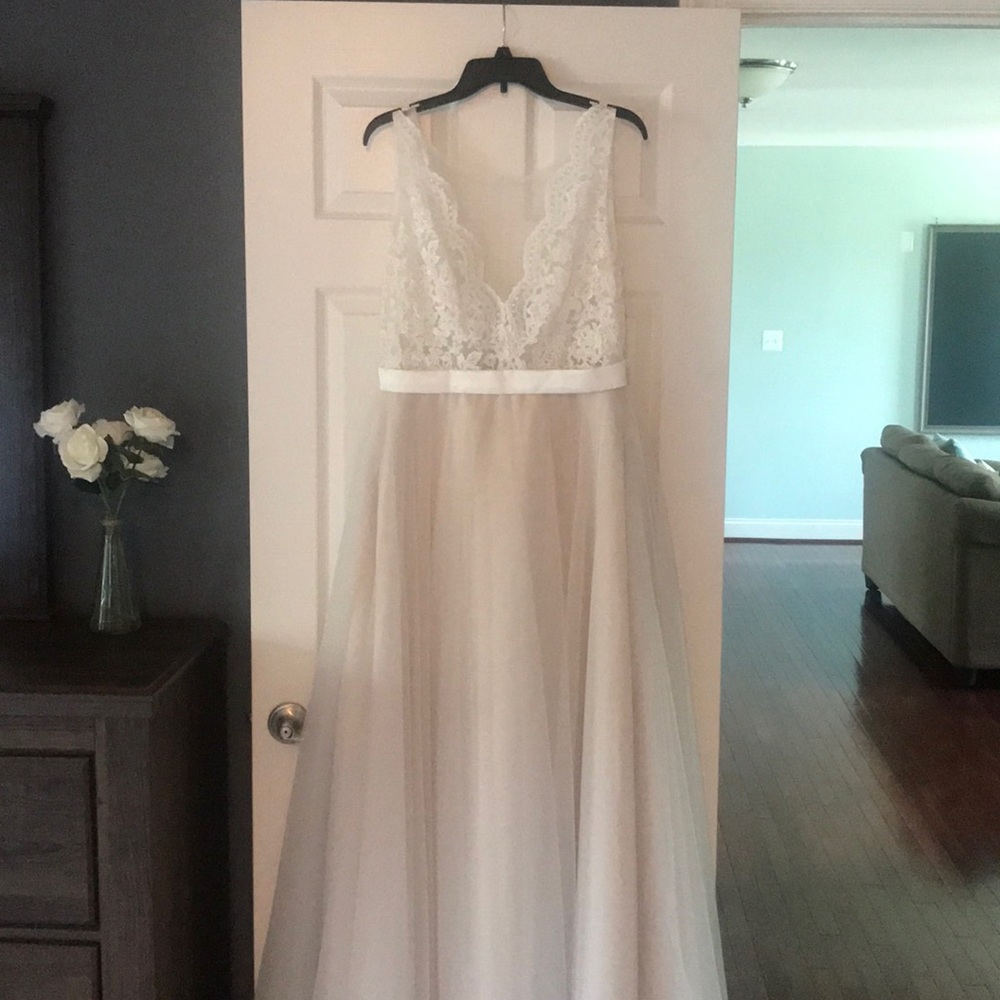 Brand new never worn wedding dress